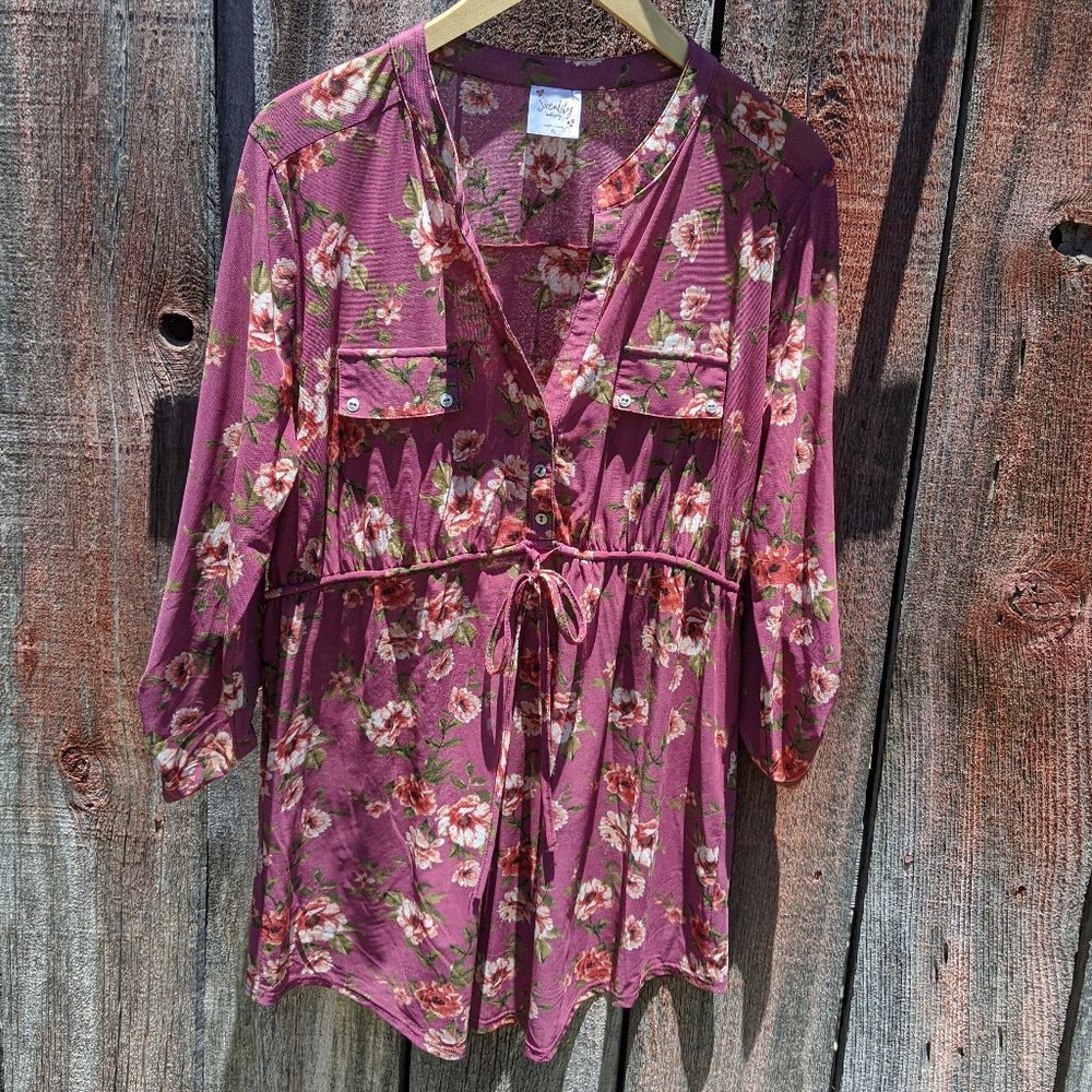 Sirenlily Maternity Sheer Floral 3/4 Sleeve Top